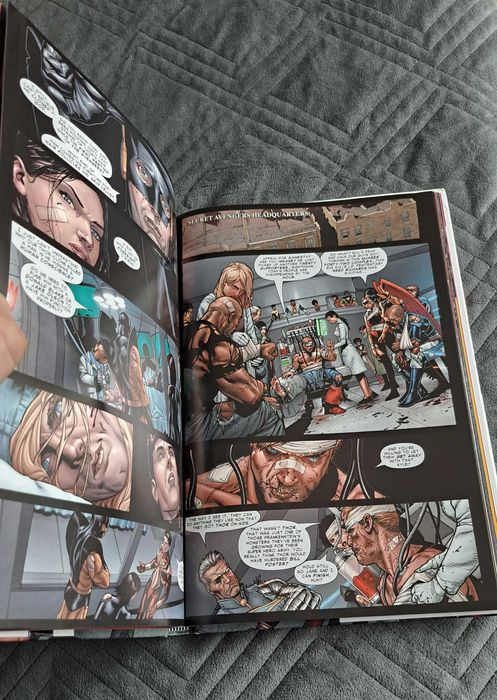 Cival War (Marvel 2016) Hardcover - Comic Book