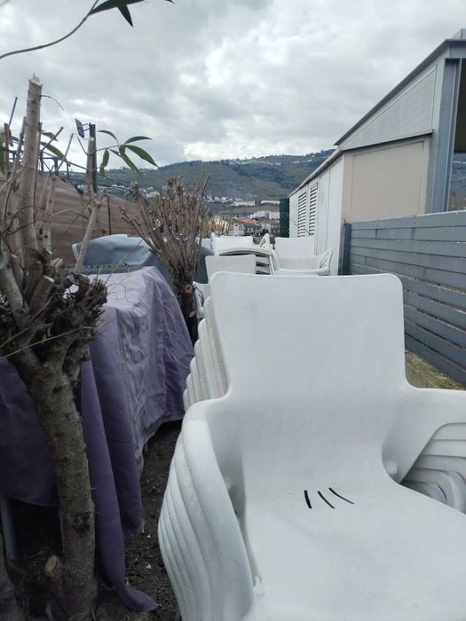 Conjuntos de Mesas e Cadeiras Esplanada