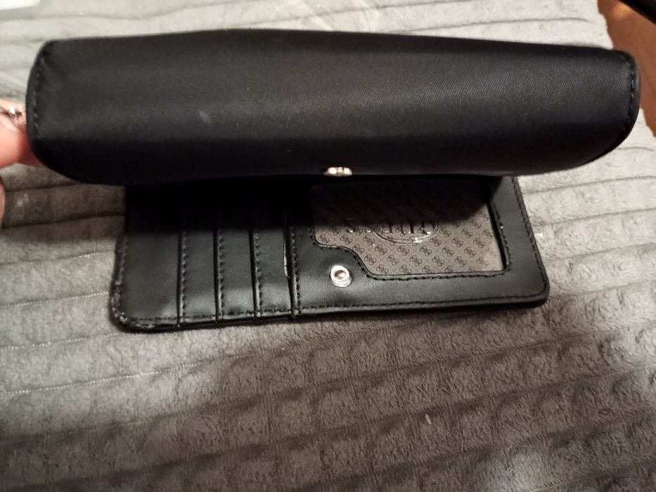 Portfel czarny Guess