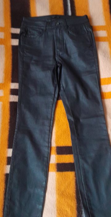 Spodnie woskowane Massimo Dutti