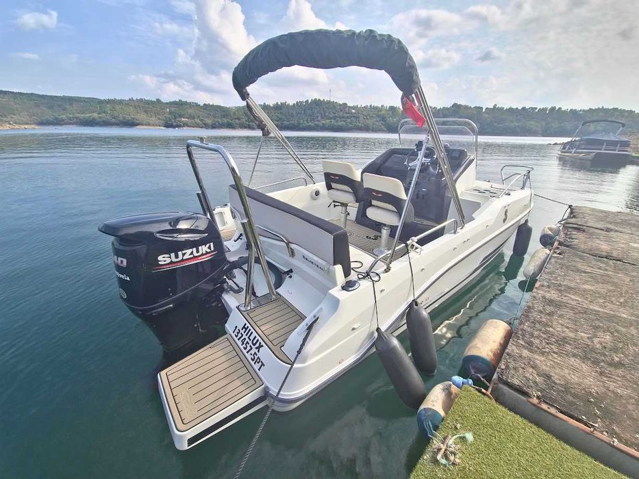 BENETEAU FLYER 5.5 SUNDECK | SUZUKI 140 HP | 2019 - c/ atrelado