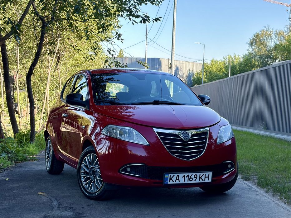 Lancia Ypsilon 2012