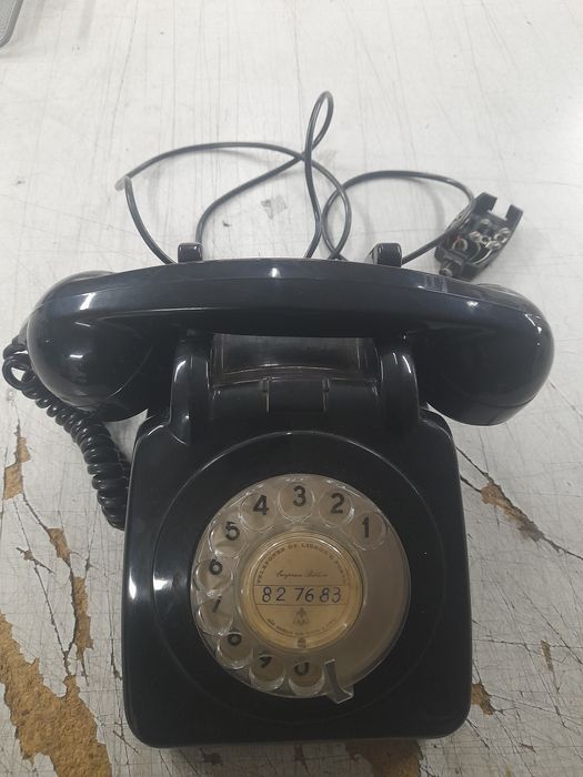 Antigo telefone de disco