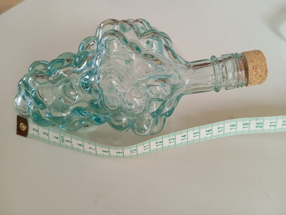 Garrafa de vidro cacho de uvas