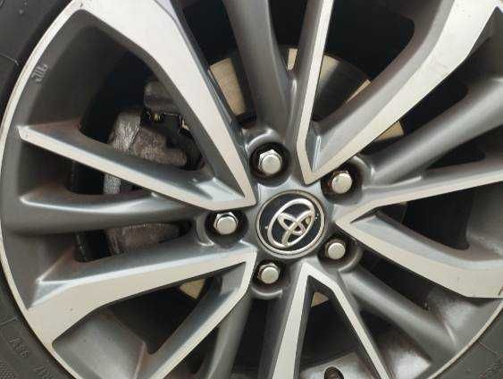 Toyota Avensis 1.8 Benzyna 2015