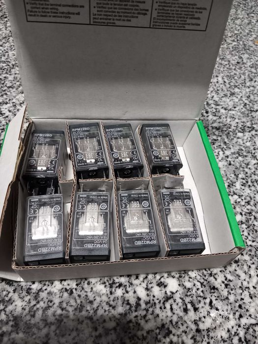 Reles + Bases Schneider 24vdc