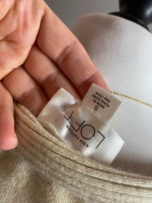 Luksusowy sweter damski premium głęboki kopertowy dekolt na wiosnę