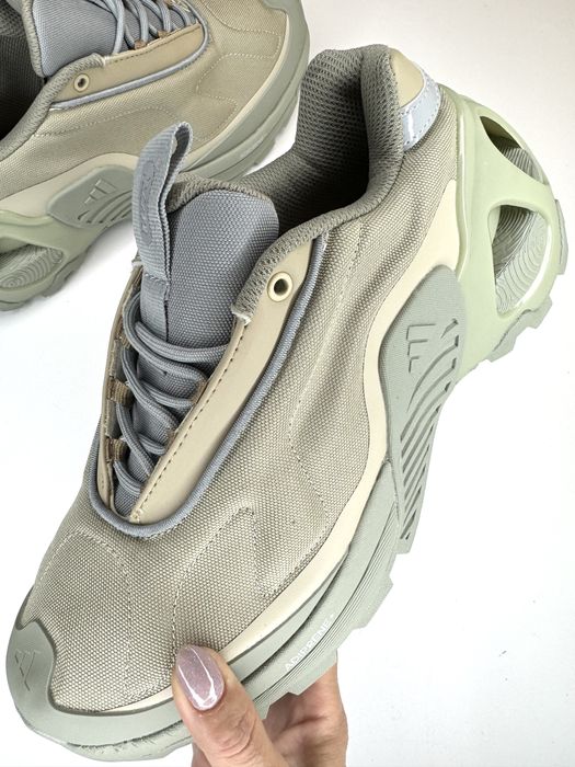 Кроссовки Adidas НОВЫЕ - в наличии 40,41 размер