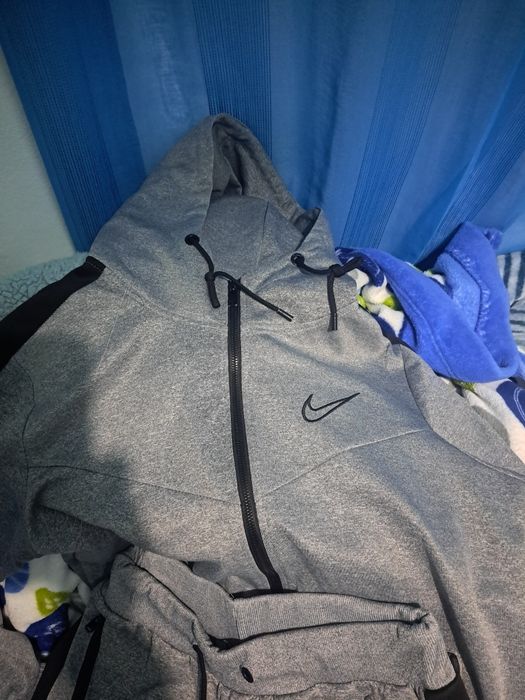 Fato de Treino Nike Cinzento – Casaco + Calças – Excelente Estado