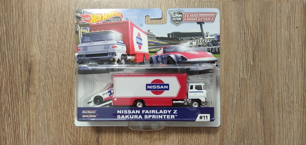 Hot Wheels Team Transport Nissan Fairlady Sakura Sprinter