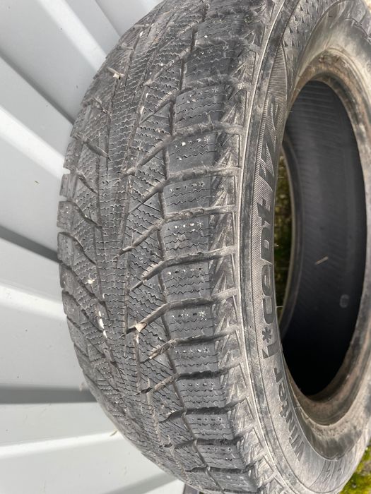 Зимова резина 2 шт