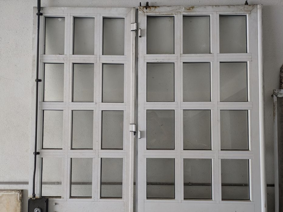 Porta, 235cm x 70cm, com fechadura de deitar fechos mais painel