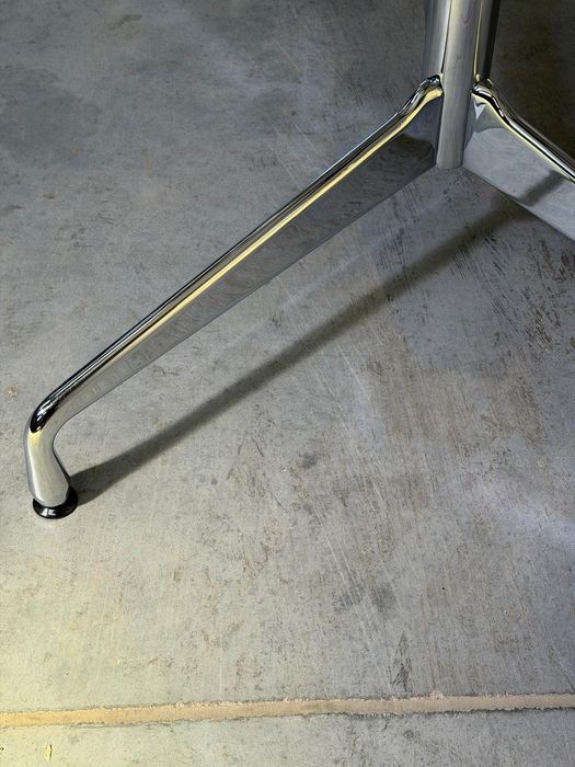 Biurko Vitra Eames Segmented Table