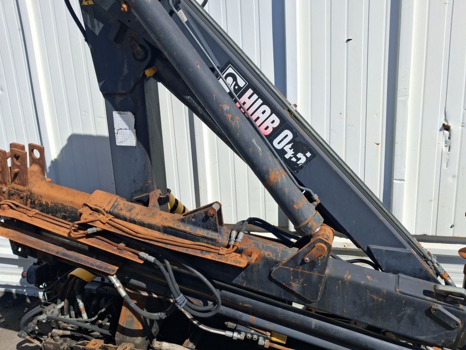 Várias gruas Hiab 060
