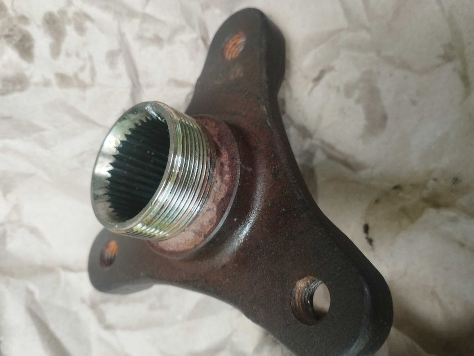 Продам фланец, хвостовик кардана редуктора для BMW F10