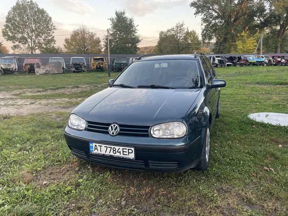 Продам VolksWagen Golf 4 2001 1.4  Бензин