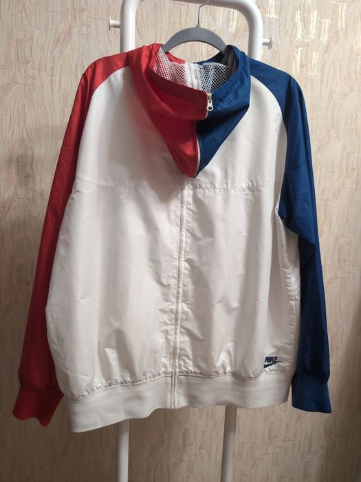 Вітровка Nike L розмір чудовий стан