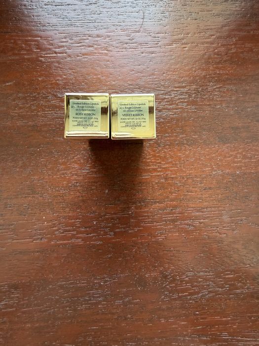 Помади Estee lauder нові