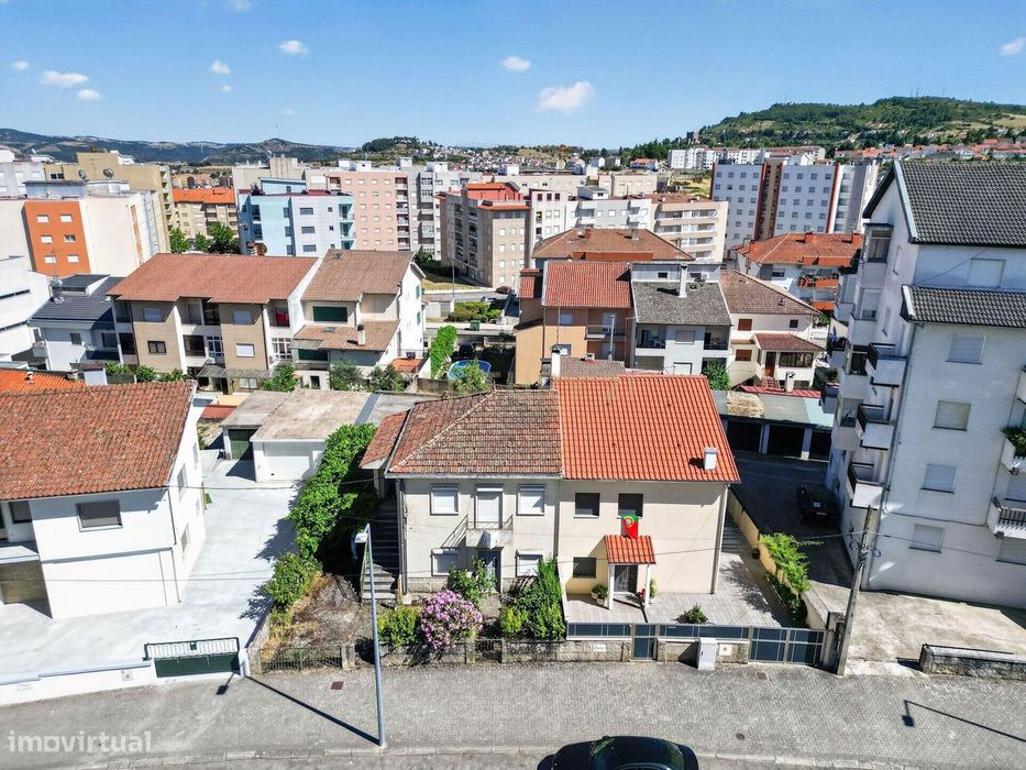 Semi-Detached House in Bragança for Renovation – A Unique Opportunity!