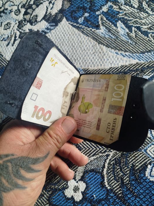Продам зажим для денег (кожаный)