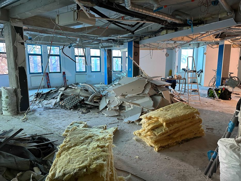 Wyburzenia budynków i ścian, Kucie tynków i kafli, demontaż i wywóz