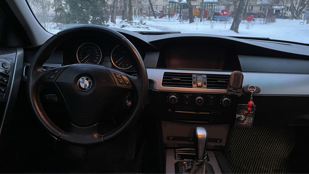 BMW E60d30  2005