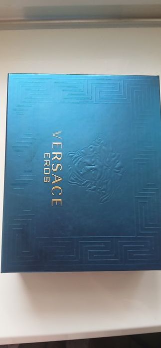 Коробка Versace .