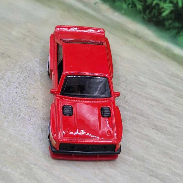Машинка модель Hot Wheels Ford Escort RS2000 Red, нов., без упак