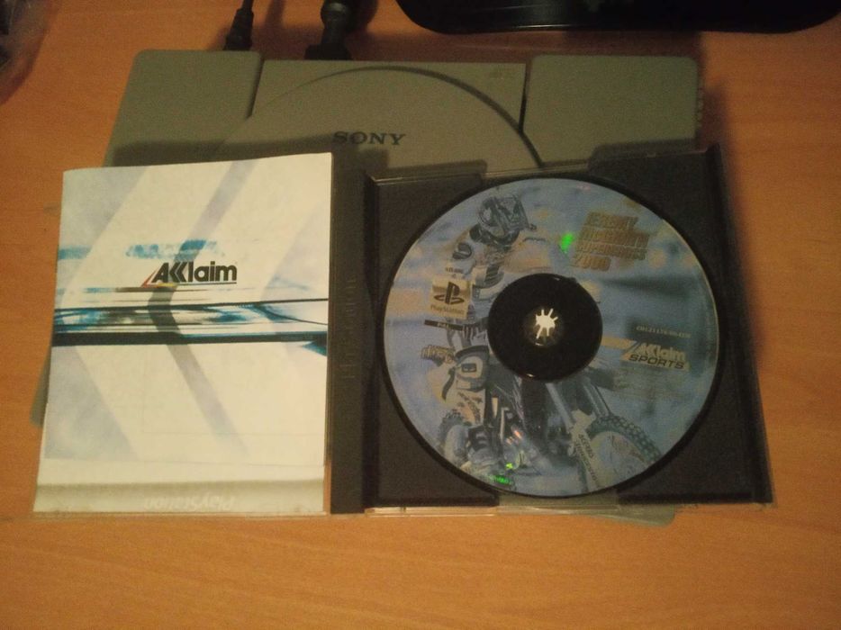 PS1-Jeremy McGrath Supercross 2000 psx