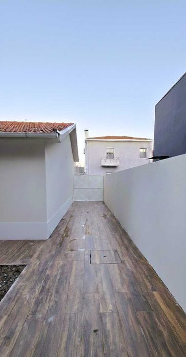 Arrendo Moradia T2 + 2 - Porto