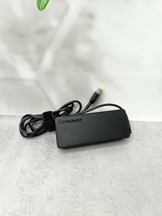 Оригінальний блок живлення Lenovo 90W/100-240V / 50-60Hz/20V/4.5A.
