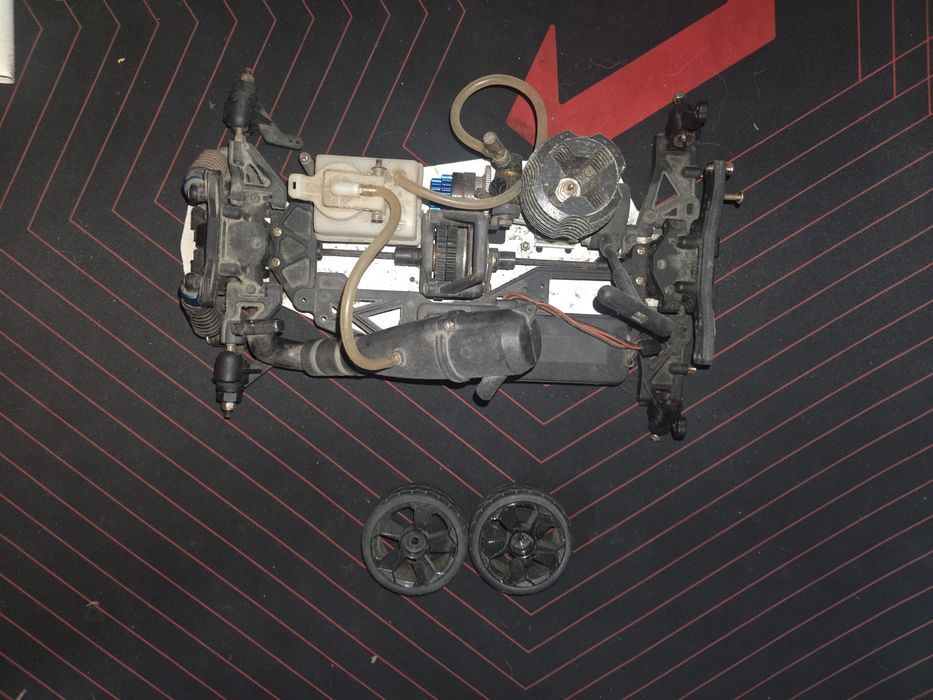 vendo carro telecomandado a gasolina para pecas