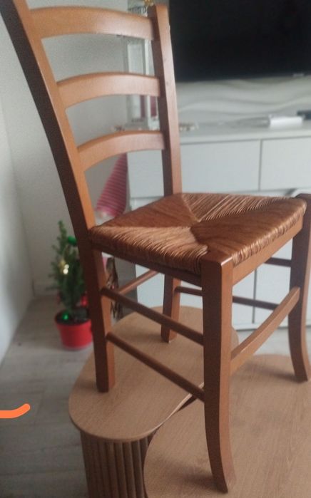 Krzesło drewniane ilość 6 sztuk