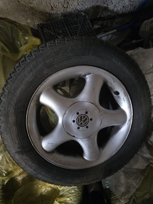 Sprzedam opony vw golf 4