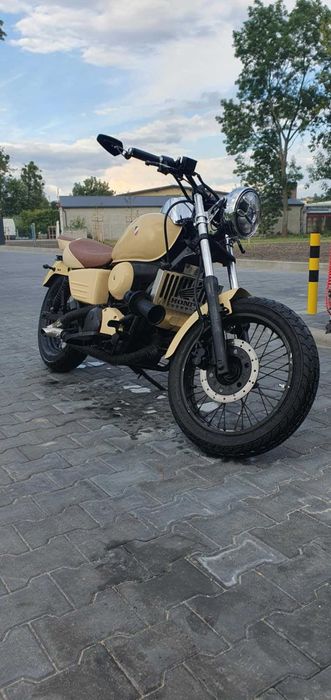 Honda Shadow VT 125 custom A1