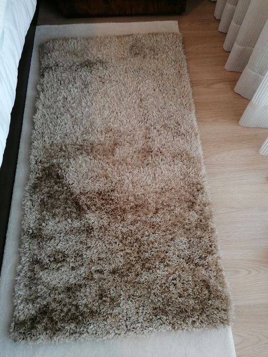 Carpete bege, escura, pelo alto, nova, 1,70x1,20 metros