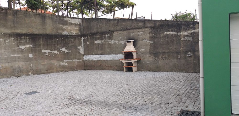 Penafiel -Casa perto Igreja Sameiro, possível admissão animais.