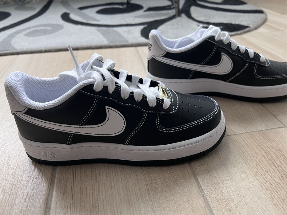 Крутезні кросівки Nike,оригінал
