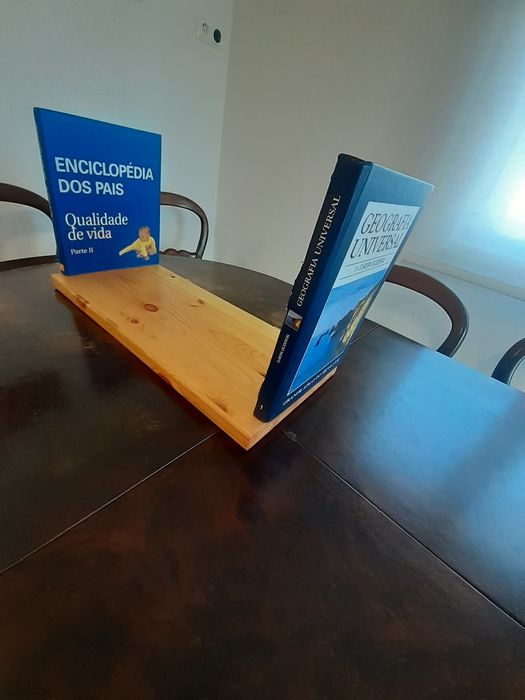 Estante suspensa nova