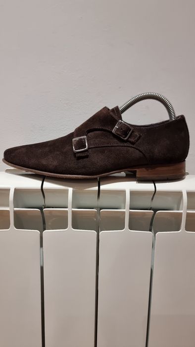 Sapatos em camurça