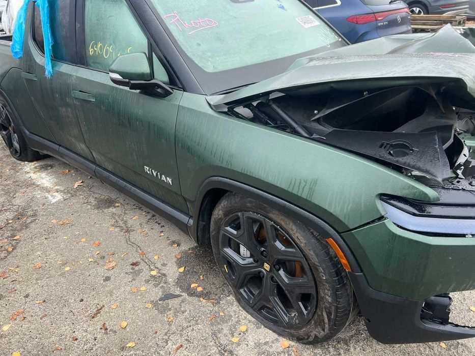 Запчатини Rivian R1T Розбірка Шрот Rivian R1T