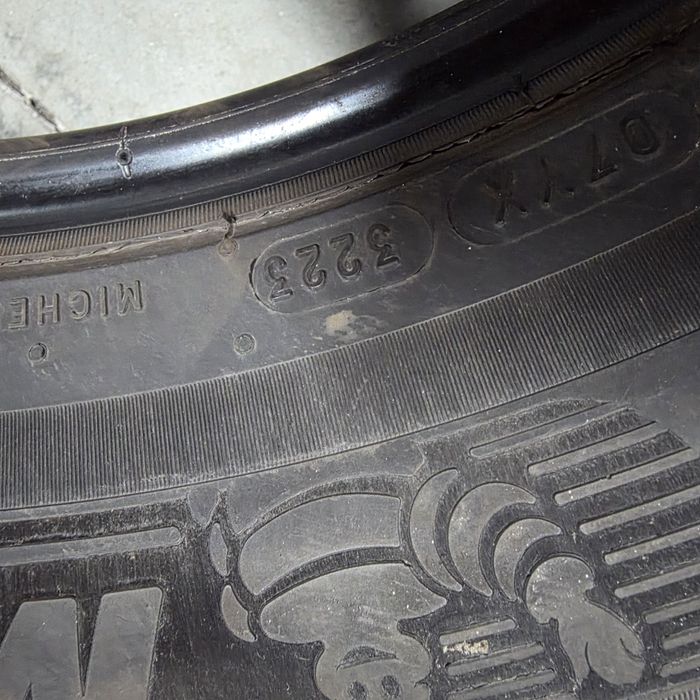 4 pneus 235 60 R18 Michelin