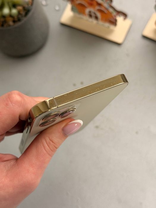 Apple iPhone 12Pro 256Gb Gold. Neverlock. УЦІНКА