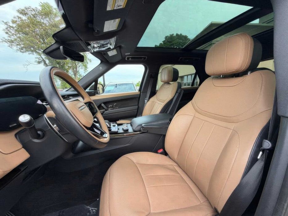 Land Rover Range Rover Sport      2023