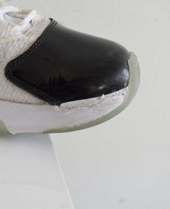 Air Jordan 11 Cmft buty sneakersy białe 43