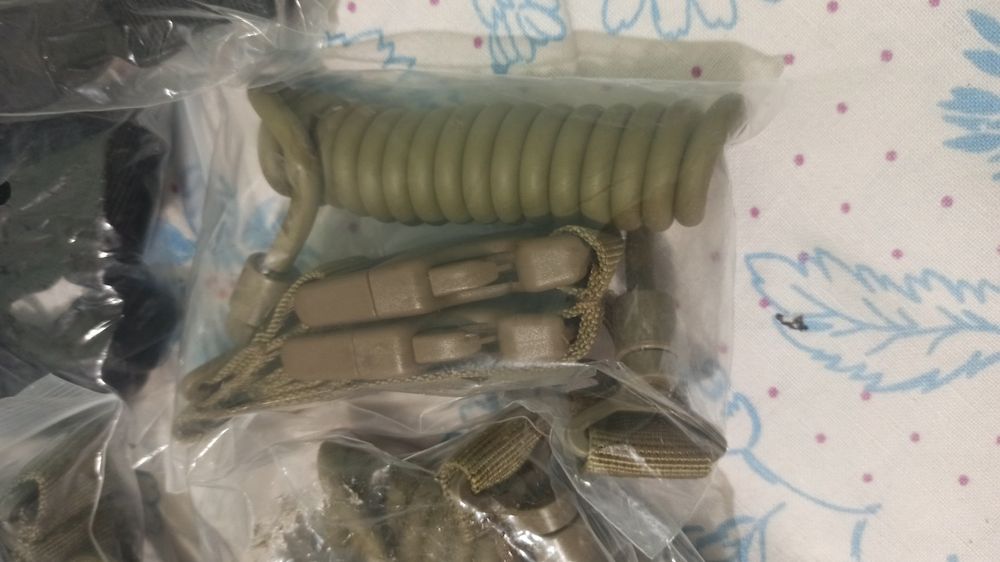 Тактичний шнур на пружині