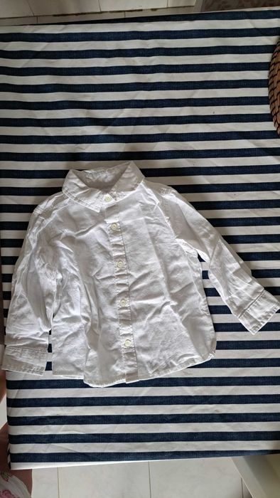 Botas para bebê tam EUR 18/19 e 21; Camisa Mango + protetor de berço