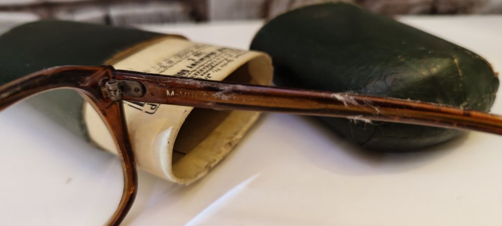 Okulary Otwock w etui Typ C