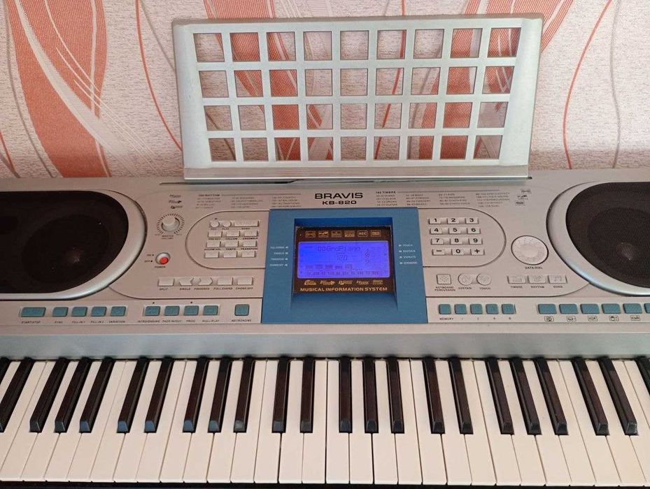 Синтезатор Bravis KB-820 + Підставка