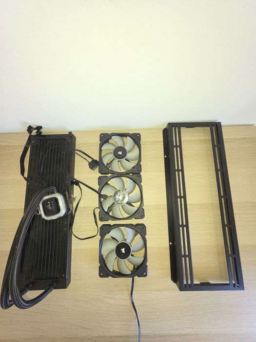 Water Cooler Corsair 360mm — 3 Fans